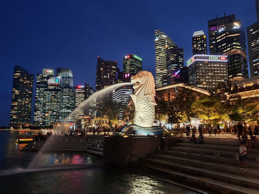 Merlion & the Marina Bay skyline
