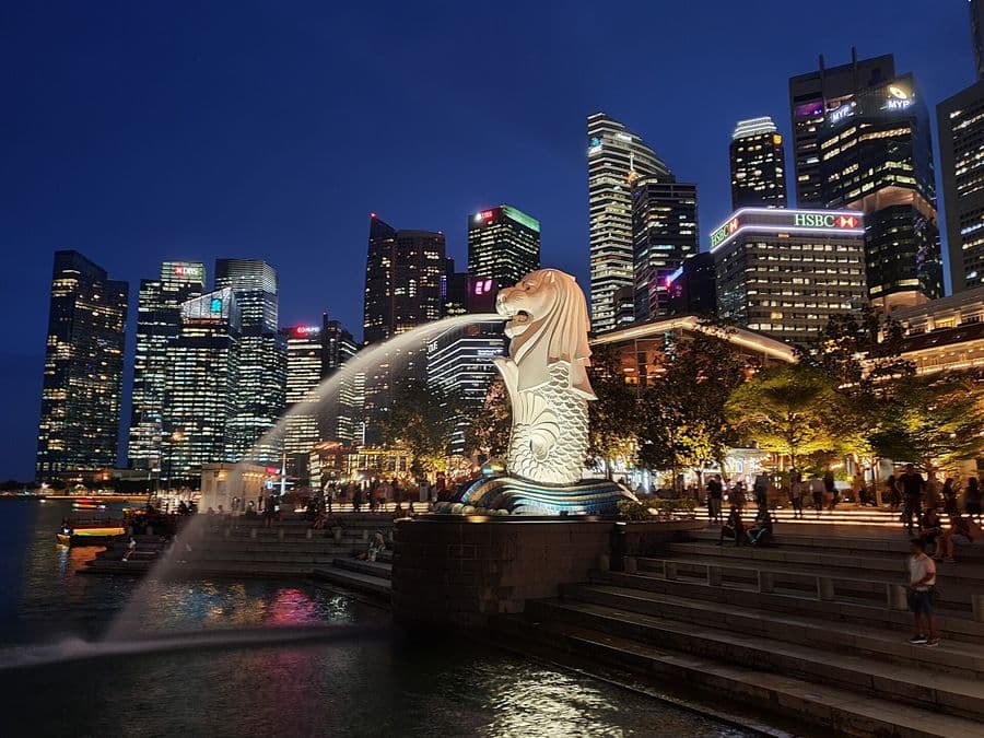 Merlion & the Marina Bay skyline