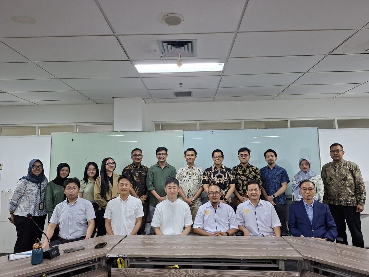 Diskusi kolaborasi bersama Makara UI Academy dan delegasi mitra Jepang di Universitas Indonesia